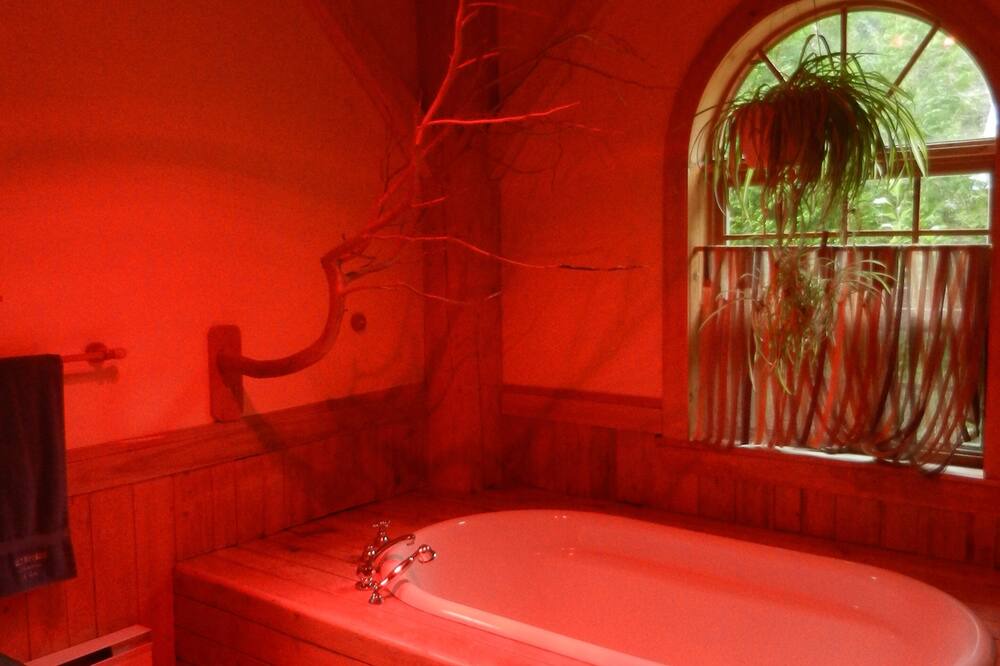 Photo of Bathroom in Beaulac-Garthby