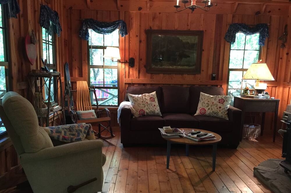 Photo of Livingroom in Lakemont