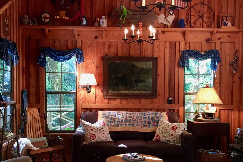 Photo of Livingroom in Lakemont