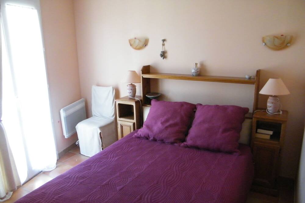 Photo of Bedroom in Montauriol