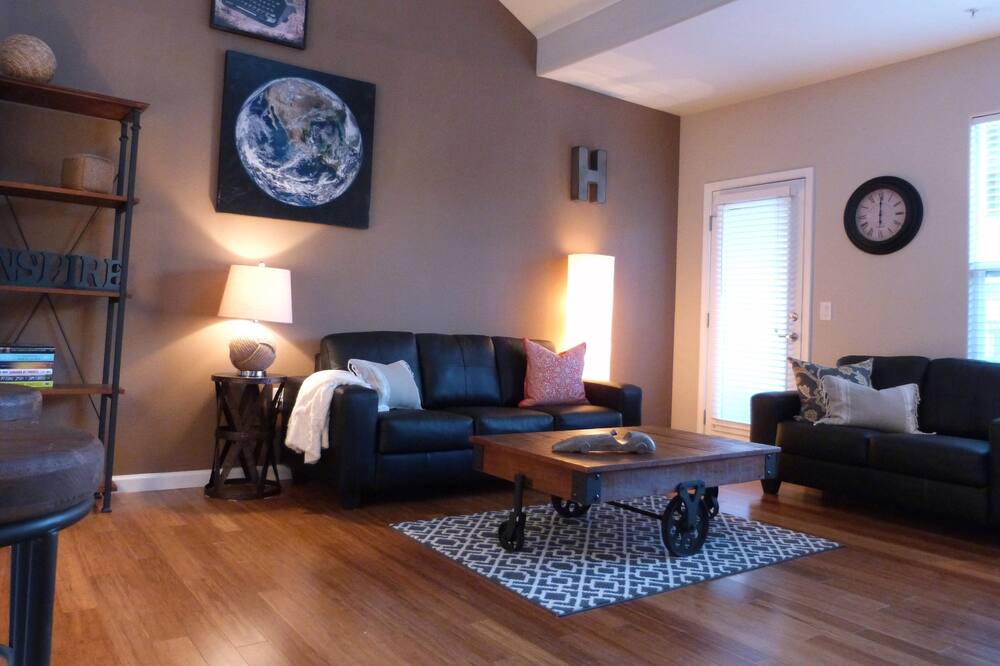 Photo of Livingroom in Regency Park