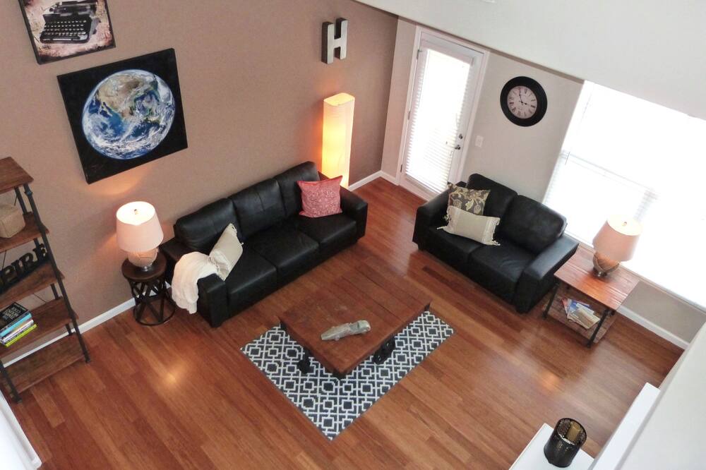 Photo of Livingroom in Regency Park