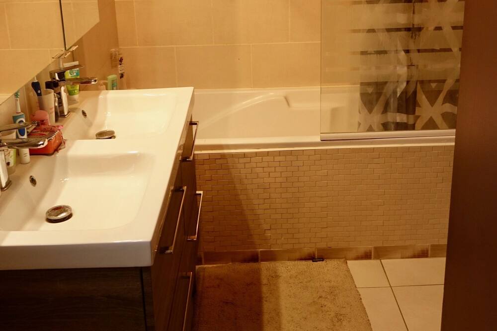 Photo of Bathroom in Popian