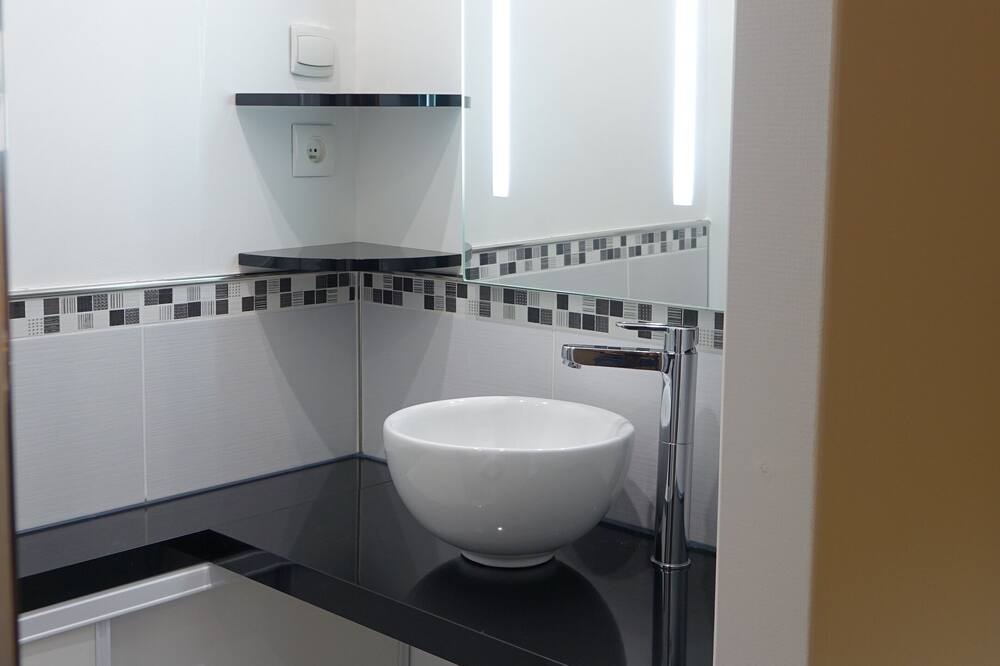 Photo of Bathroom in Popian