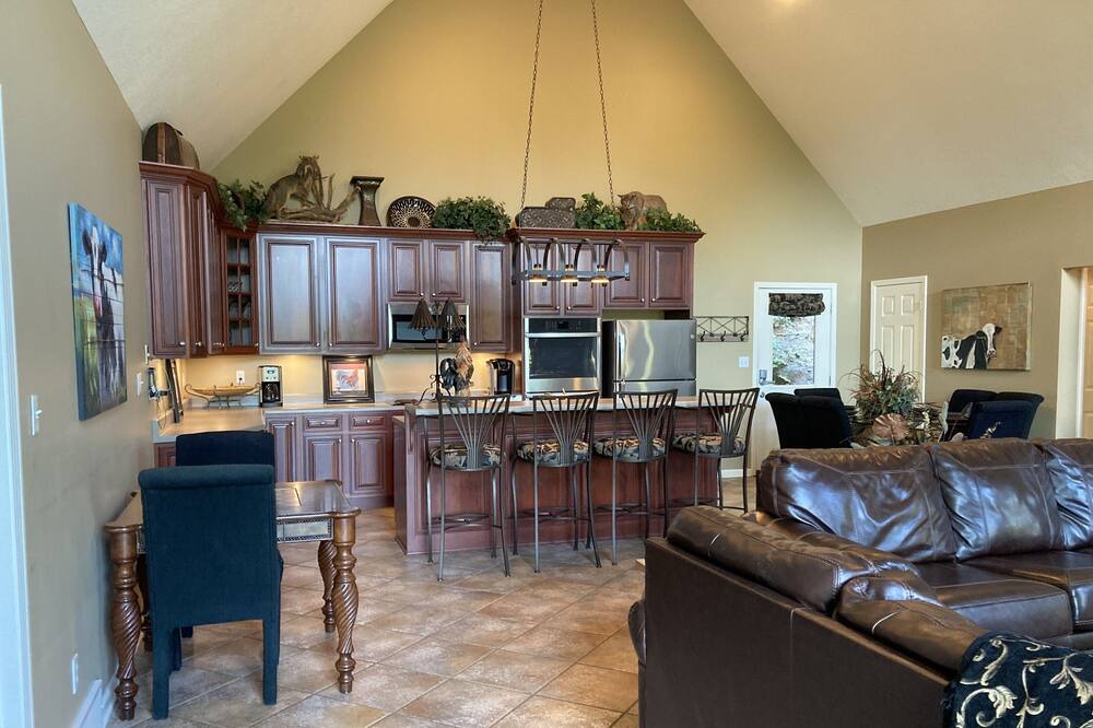 Photo of Livingroom in Van Buren