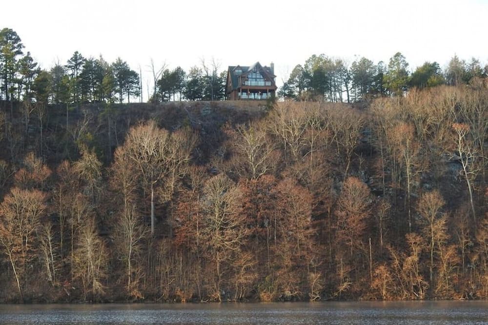 Photo of Others in Alix