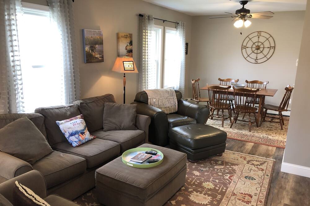 Photo of Livingroom in Millinocket