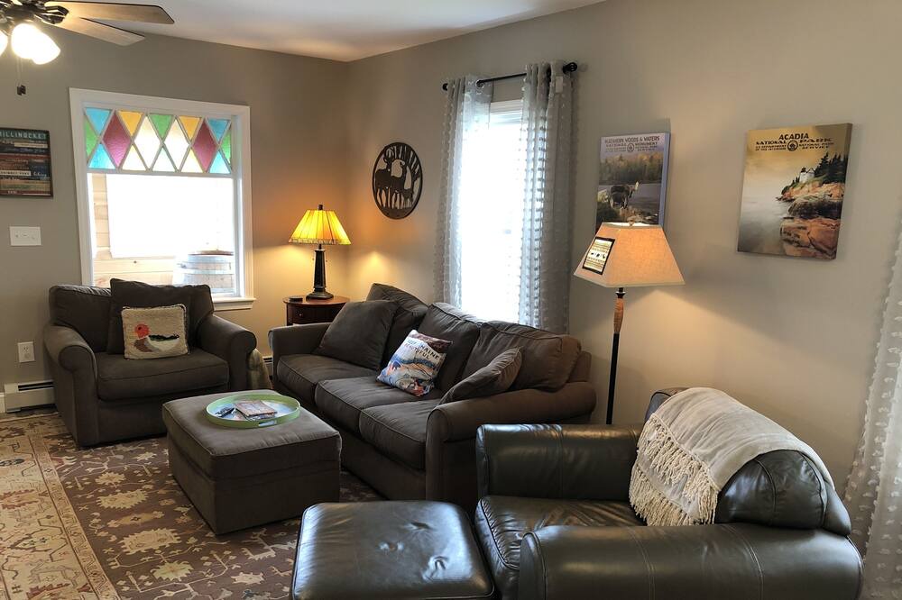 Photo of Livingroom in Millinocket