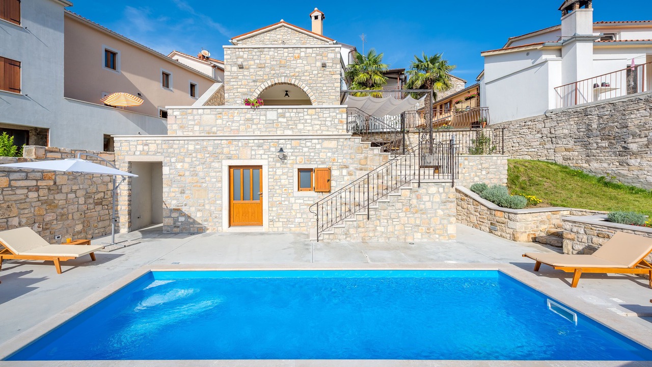 Photo of Outdoor in Beram