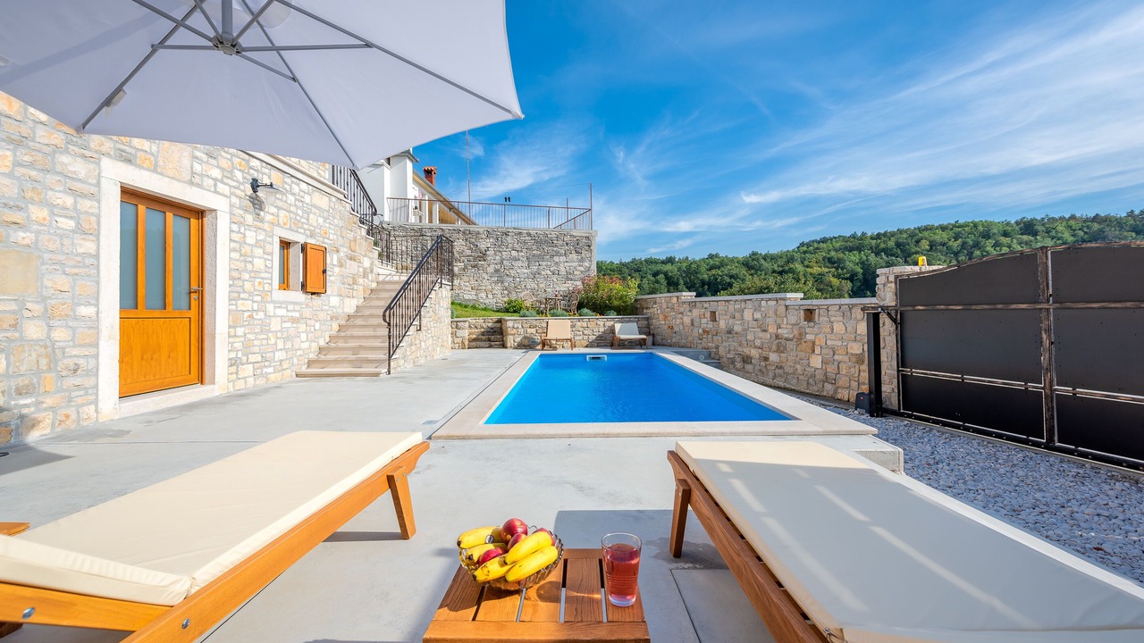 Photo of Outdoor in Beram