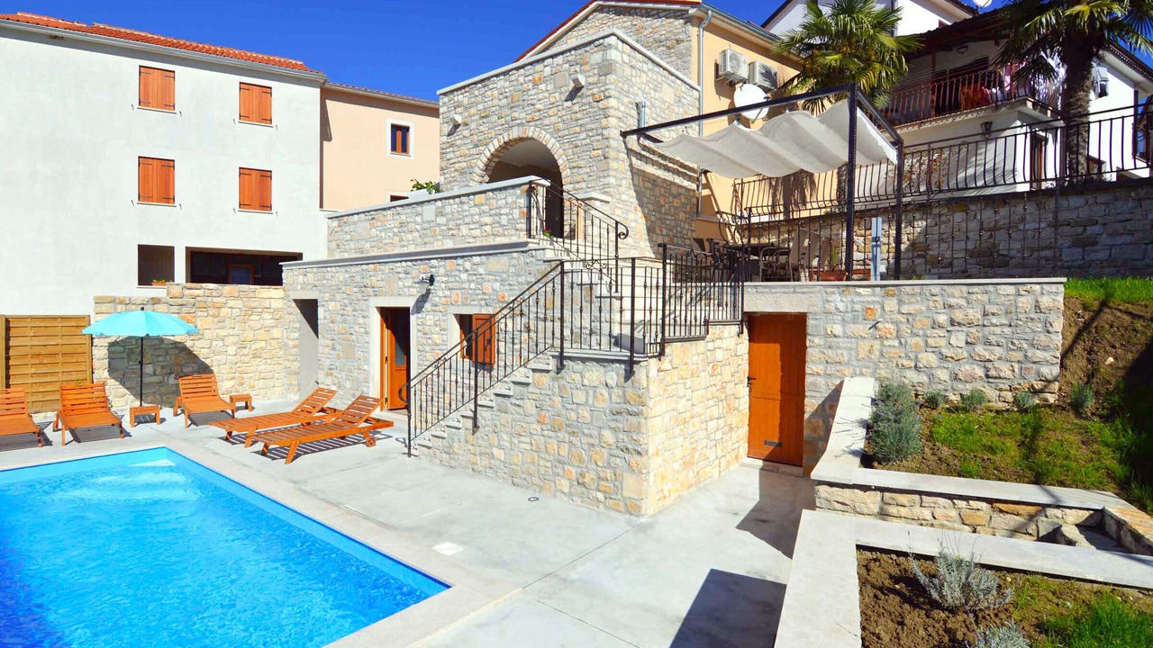 Photo of Outdoor in Beram