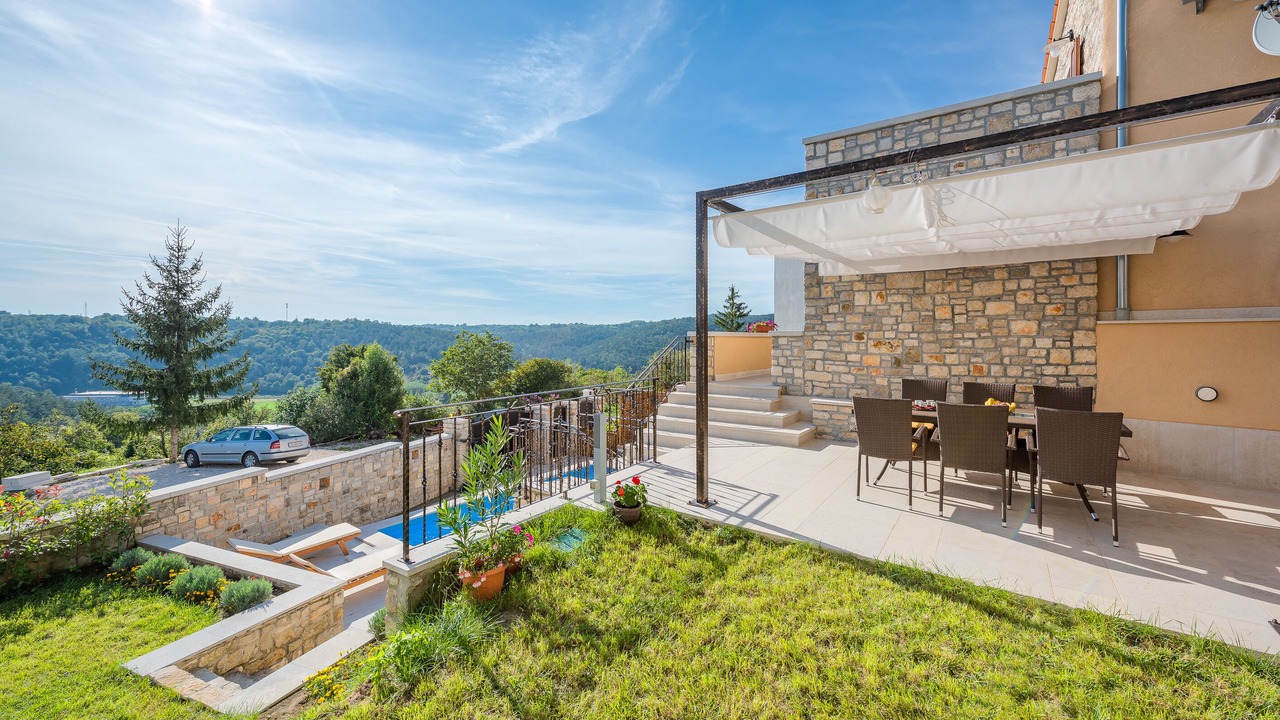 Photo of Outdoor in Beram