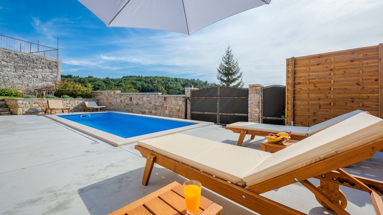 Photo of Outdoor in Beram