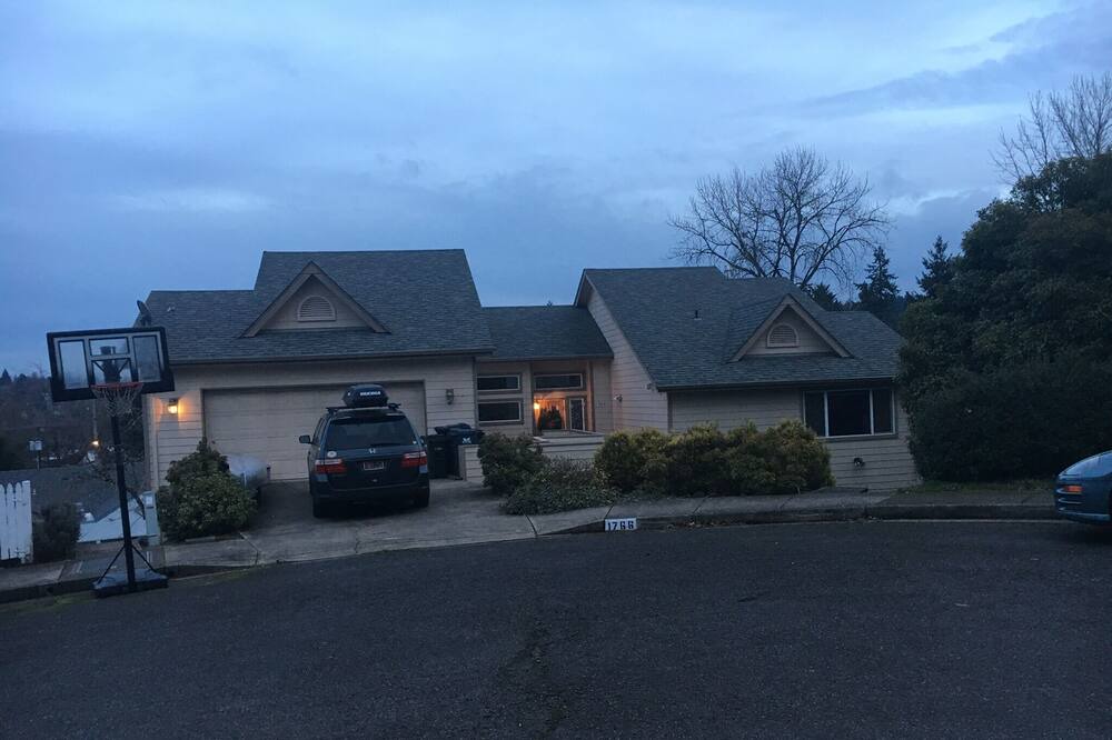 Photo of Outdoor in Western