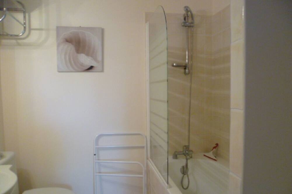 Photo of Bathroom in Sarrians