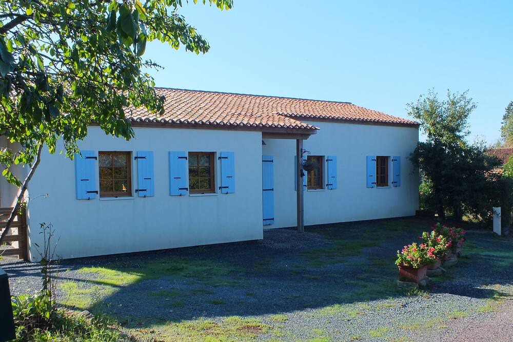 Photo of Outdoor in Mareuil-Sur-Lay-Dissais
