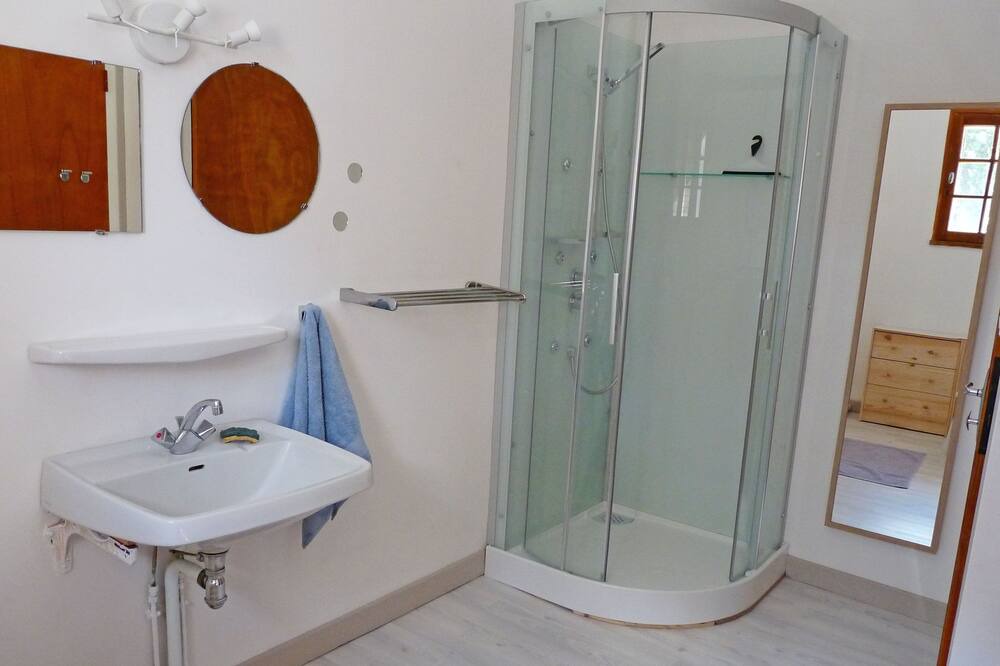 Photo of Bathroom in Roiffieux