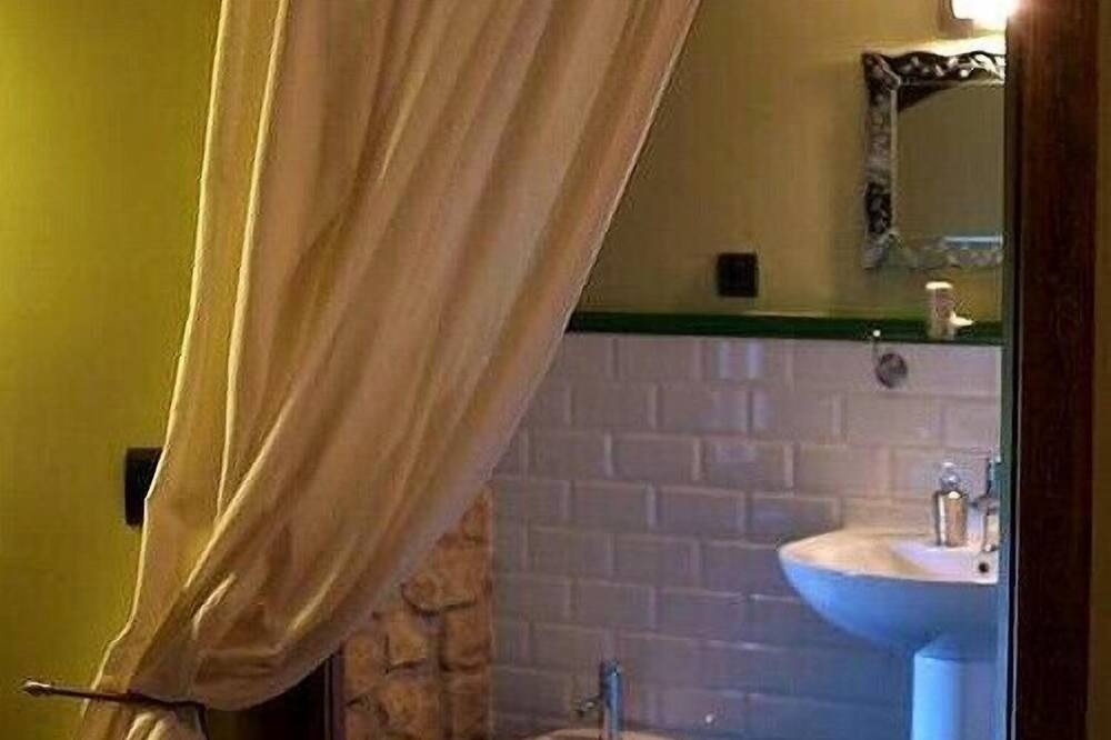 Photo of Bathroom in Ardisa