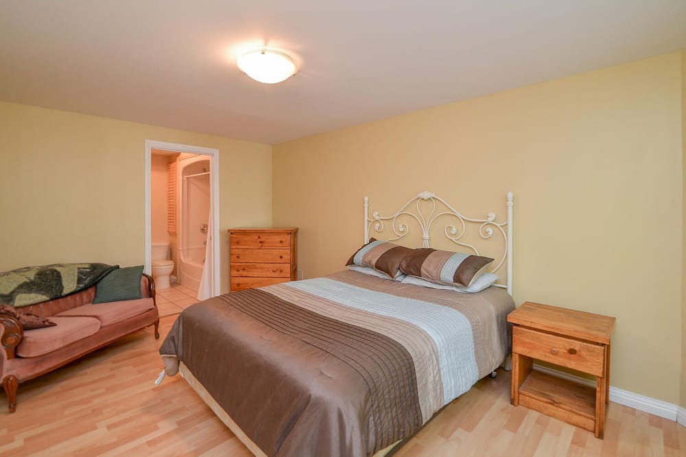 Photo of Bedroom in Arden
