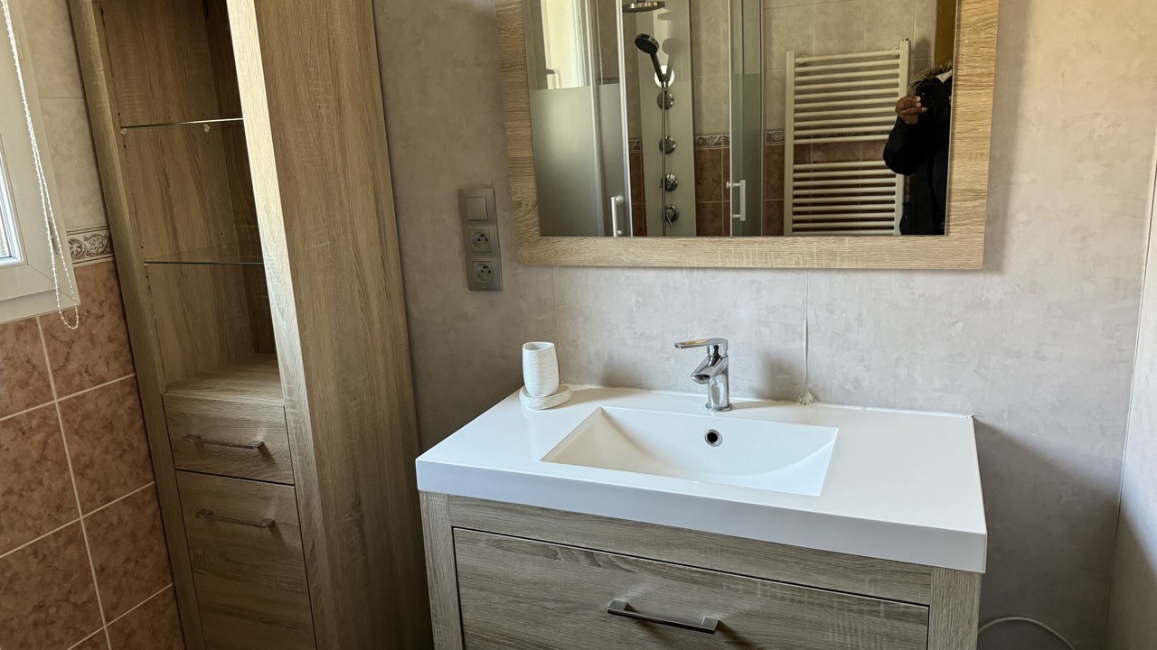 Photo of Bathroom in Beaune-les-Mines