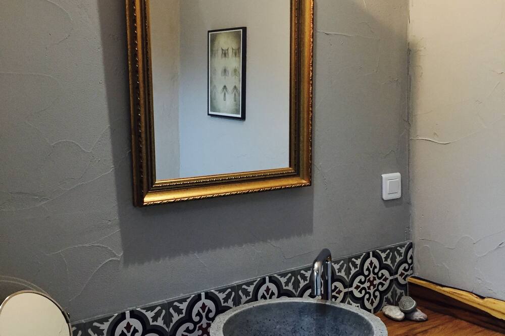 Photo of Bathroom in Gaudies
