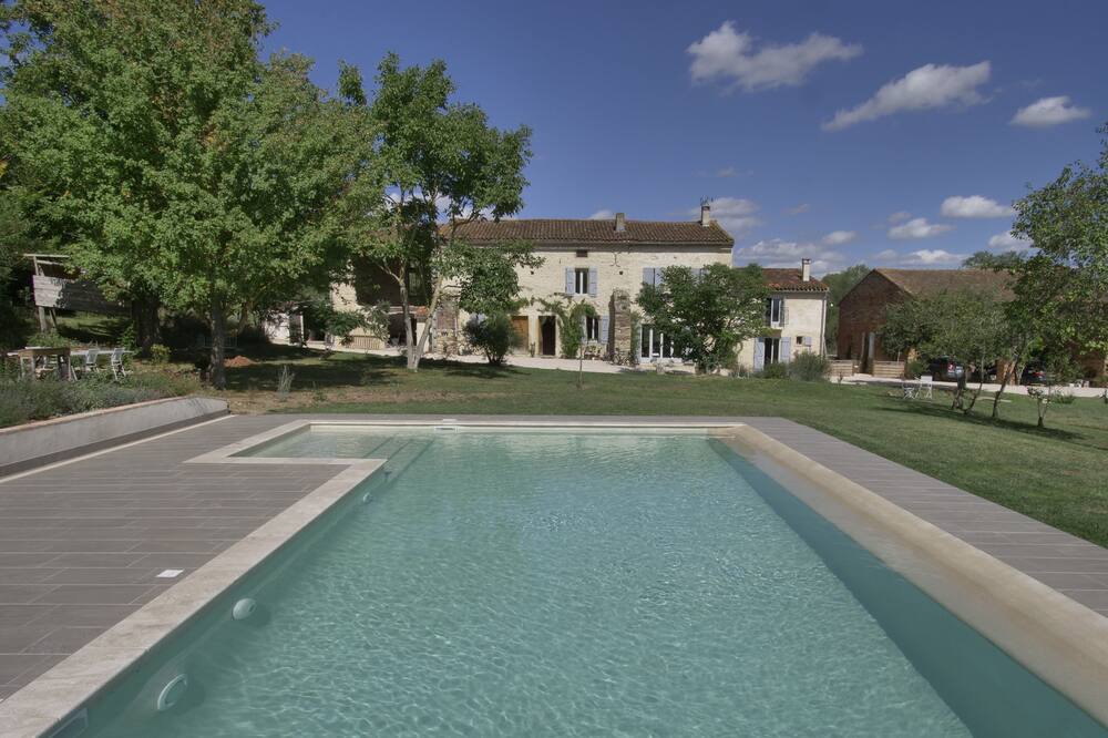 Photo of Outdoor in Gaudies