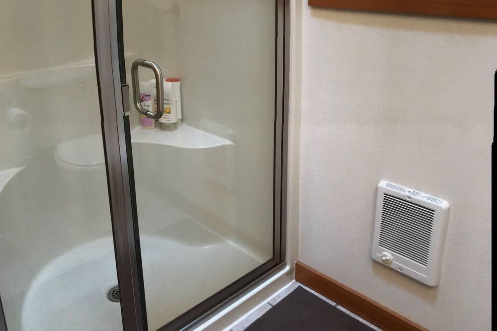 Photo of Bathroom in Oregon Water Wonderland