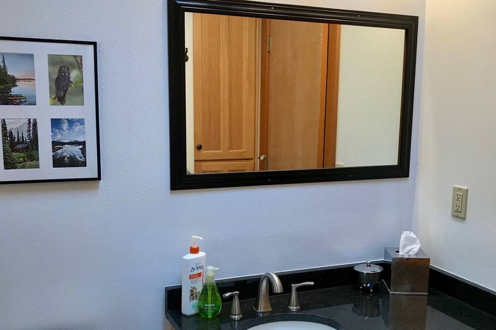 Photo of Bathroom in Oregon Water Wonderland