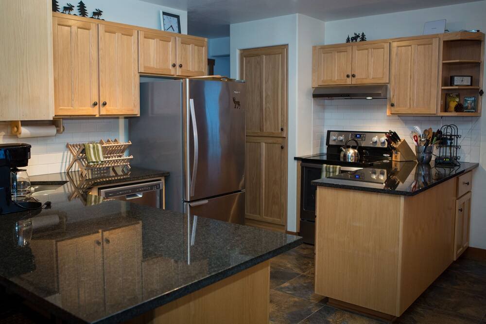 Photo of Kitchen in Oregon Water Wonderland