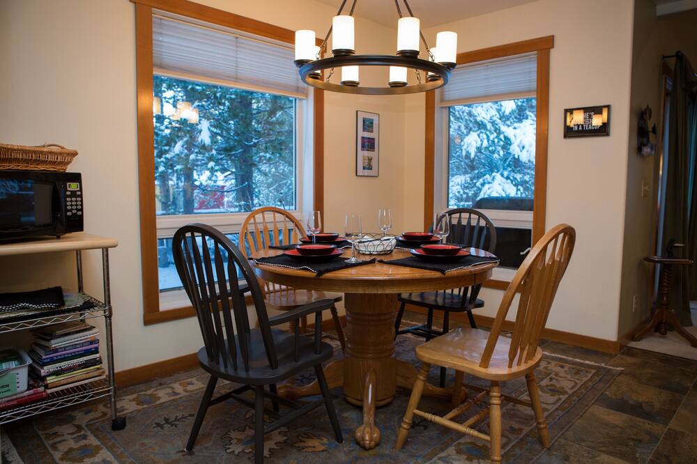 Photo of Kitchen in Oregon Water Wonderland
