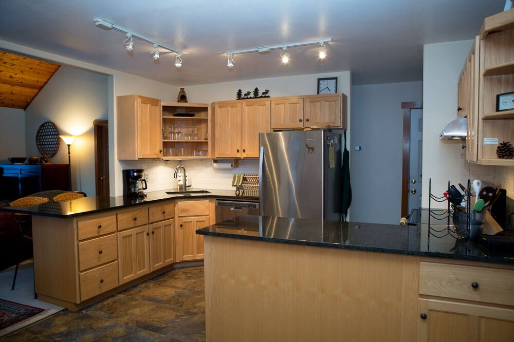 Photo of Kitchen in Oregon Water Wonderland