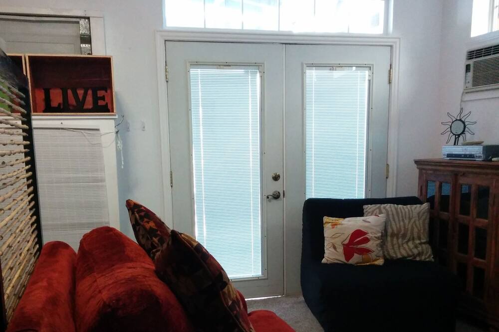 Photo of Livingroom in Lower Greenville