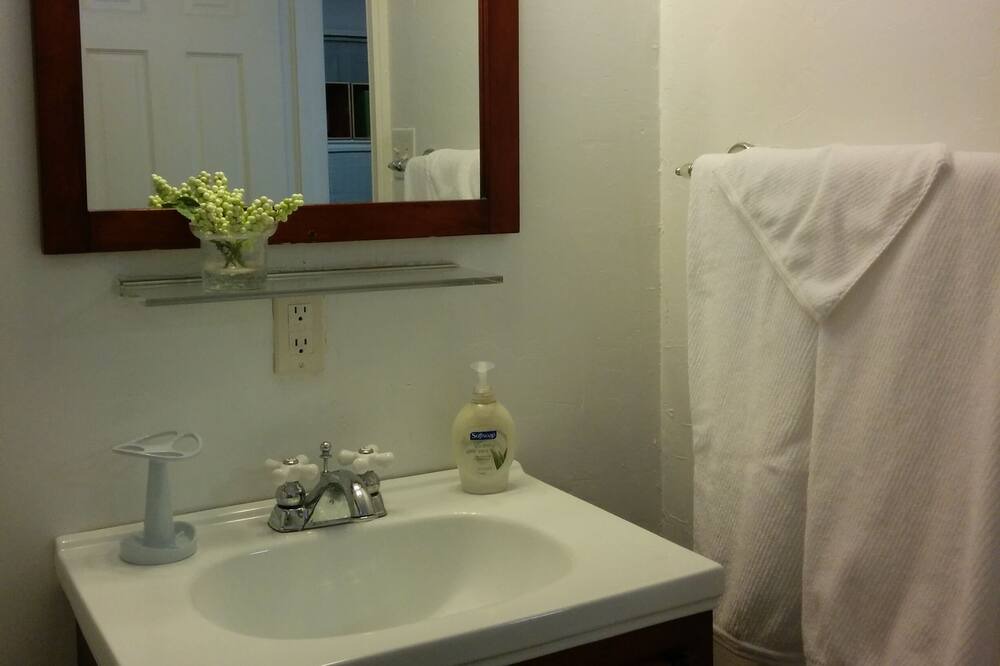 Photo of Bathroom in Lower Greenville