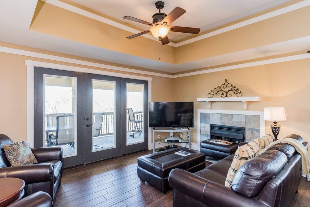 Photo of Livingroom in Talladega