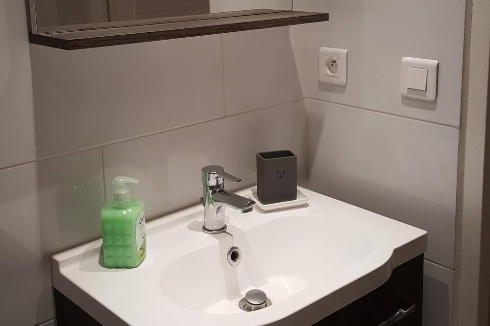 Photo of Bathroom in Saint-Germain-les-Corbeil