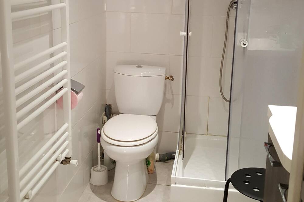 Photo of Bathroom in Saint-Germain-les-Corbeil