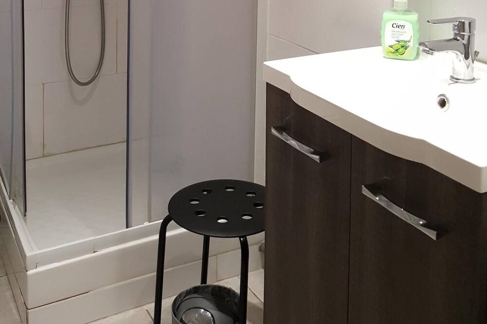 Photo of Bathroom in Saint-Germain-les-Corbeil