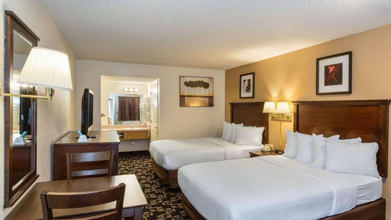 Photo of Bedroom in Cornwall Park