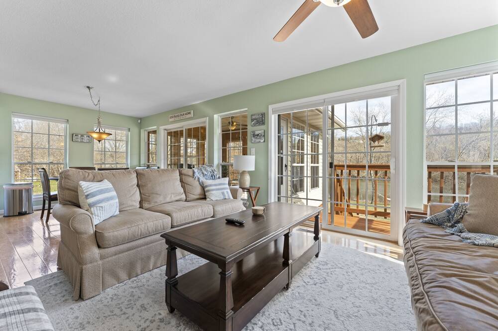 Photo of Livingroom in Rockaway Beach