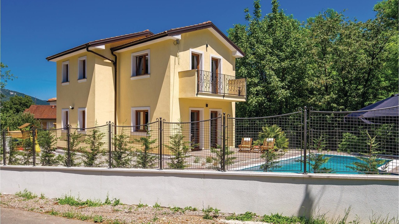 Photo of Outdoor in Sarsoni