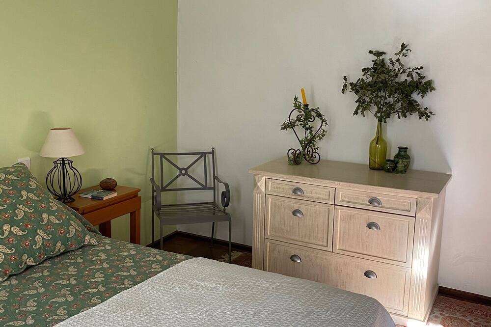 Photo of Bedroom in Simiane-la-Rotonde