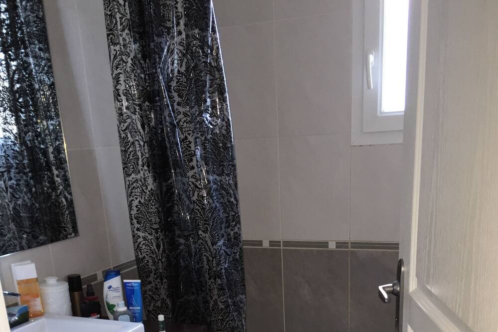 Photo of Bathroom in Alco