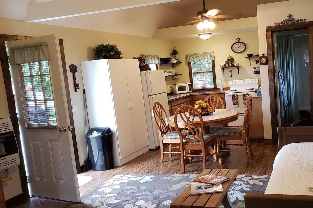 Photo of Livingroom in Davis