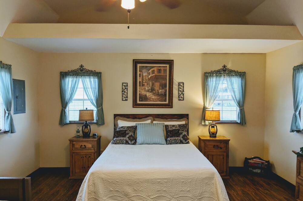 Photo of Bedroom in Davis