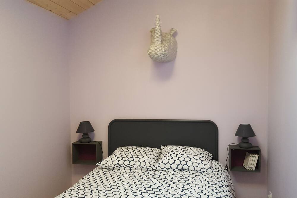 Photo of Bedroom in Calamane