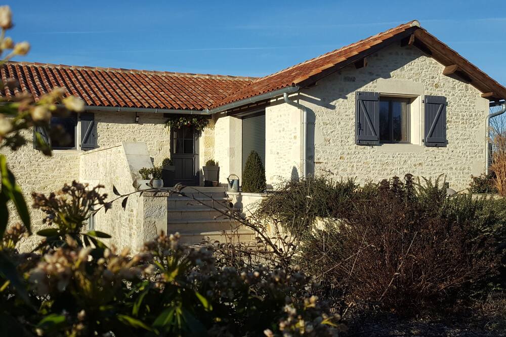 Photo of Outdoor in Calamane