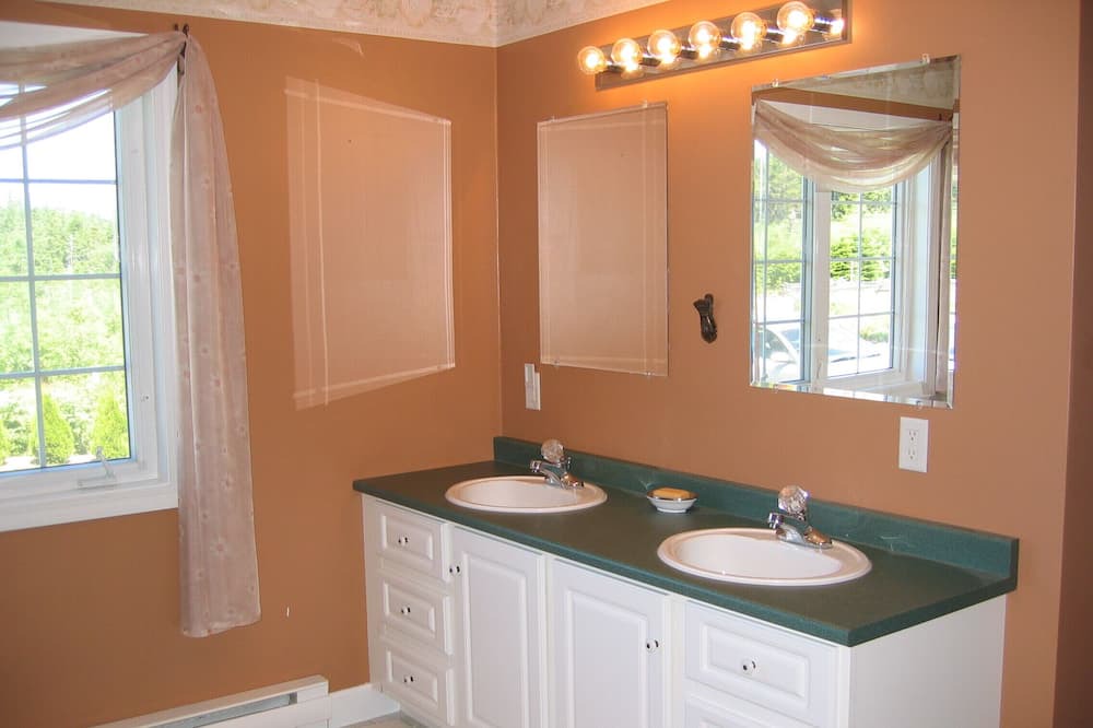 Photo of Bathroom in New River Beach