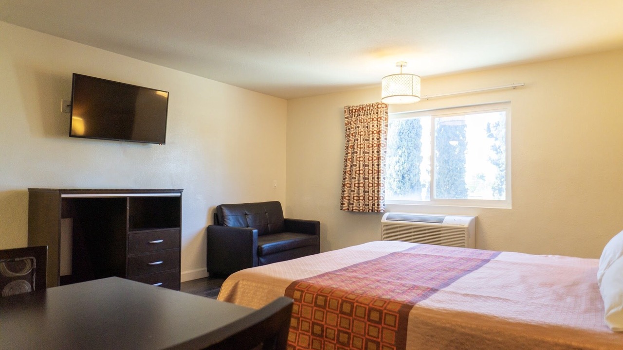 Photo of Bedroom in Maywood