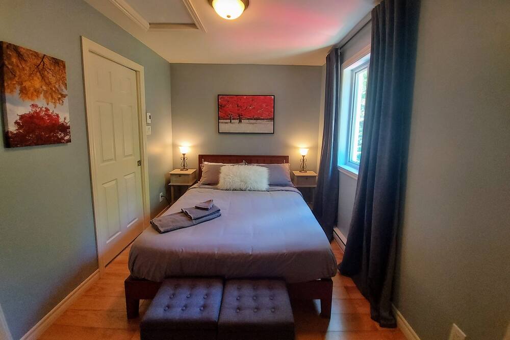 Photo of Bedroom in Petite-Riviere-Saint-Francois