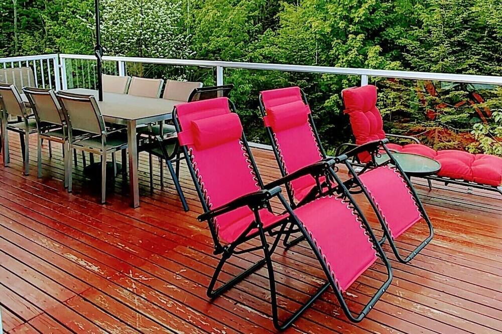 Photo of Patio Balcony in Petite-Riviere-Saint-Francois